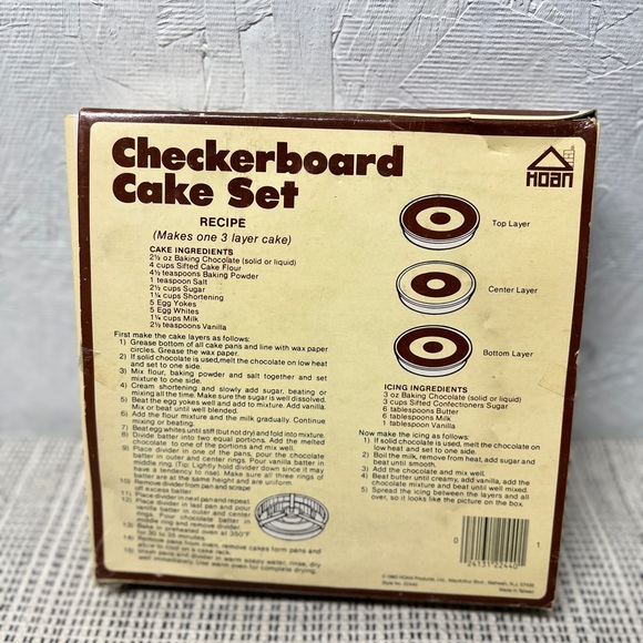Vintage Classic checkerboard cake bakeware kit - Picture 3 of 7